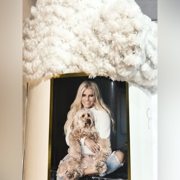 Jessica Simpson pet white faux fur cozy ultra plush pet throw blanket size 40x50 - Picture 10 of 14